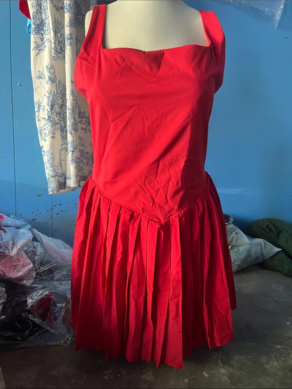 Red Sleeveless Pleated Women’s Dress